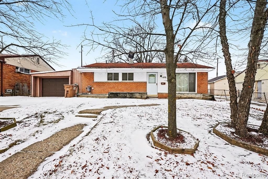 672 Linda Vista Drive – photo 2