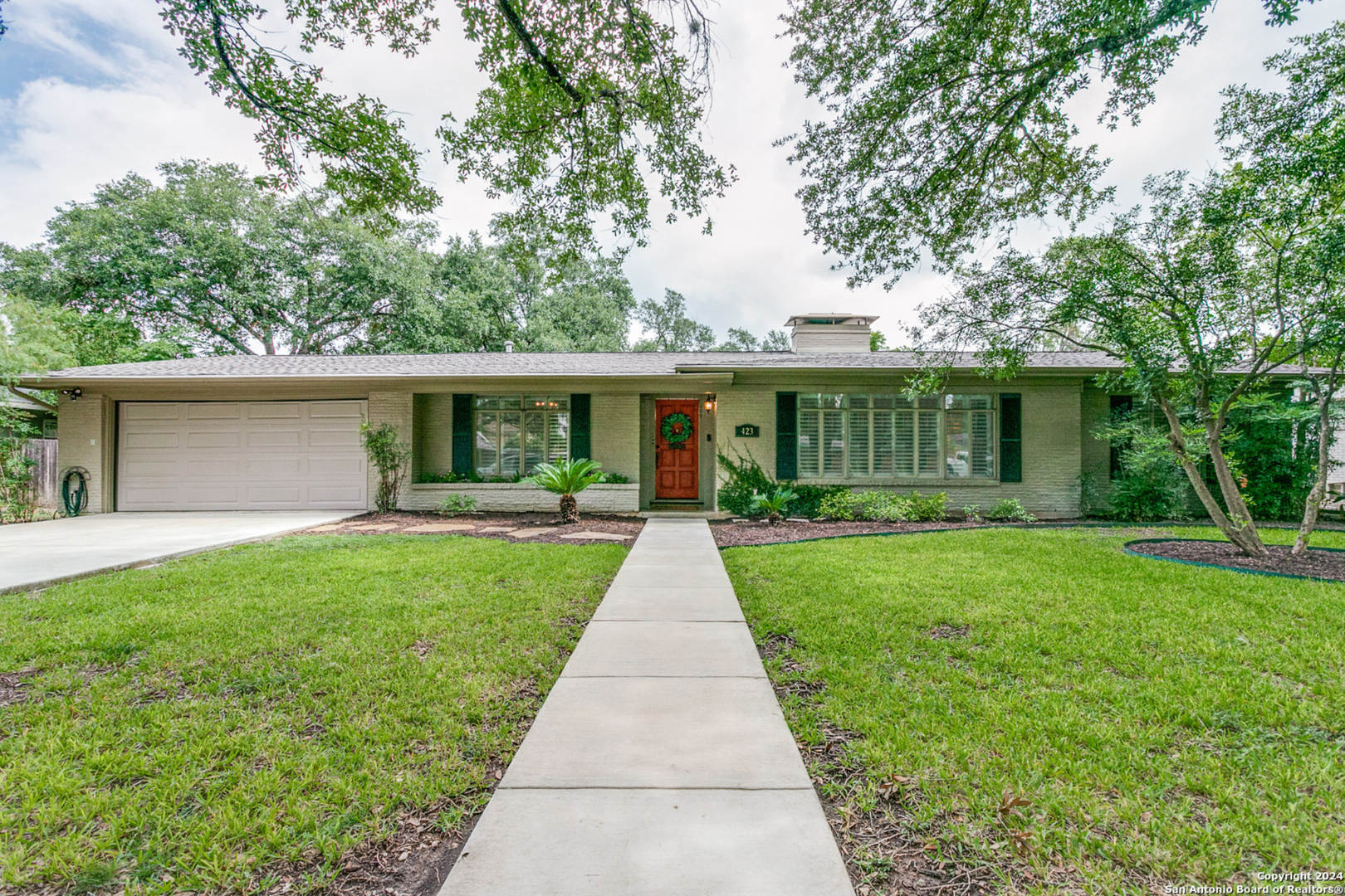 CHARMING NORTHRIDGE 3-BEDROOM – photo 2