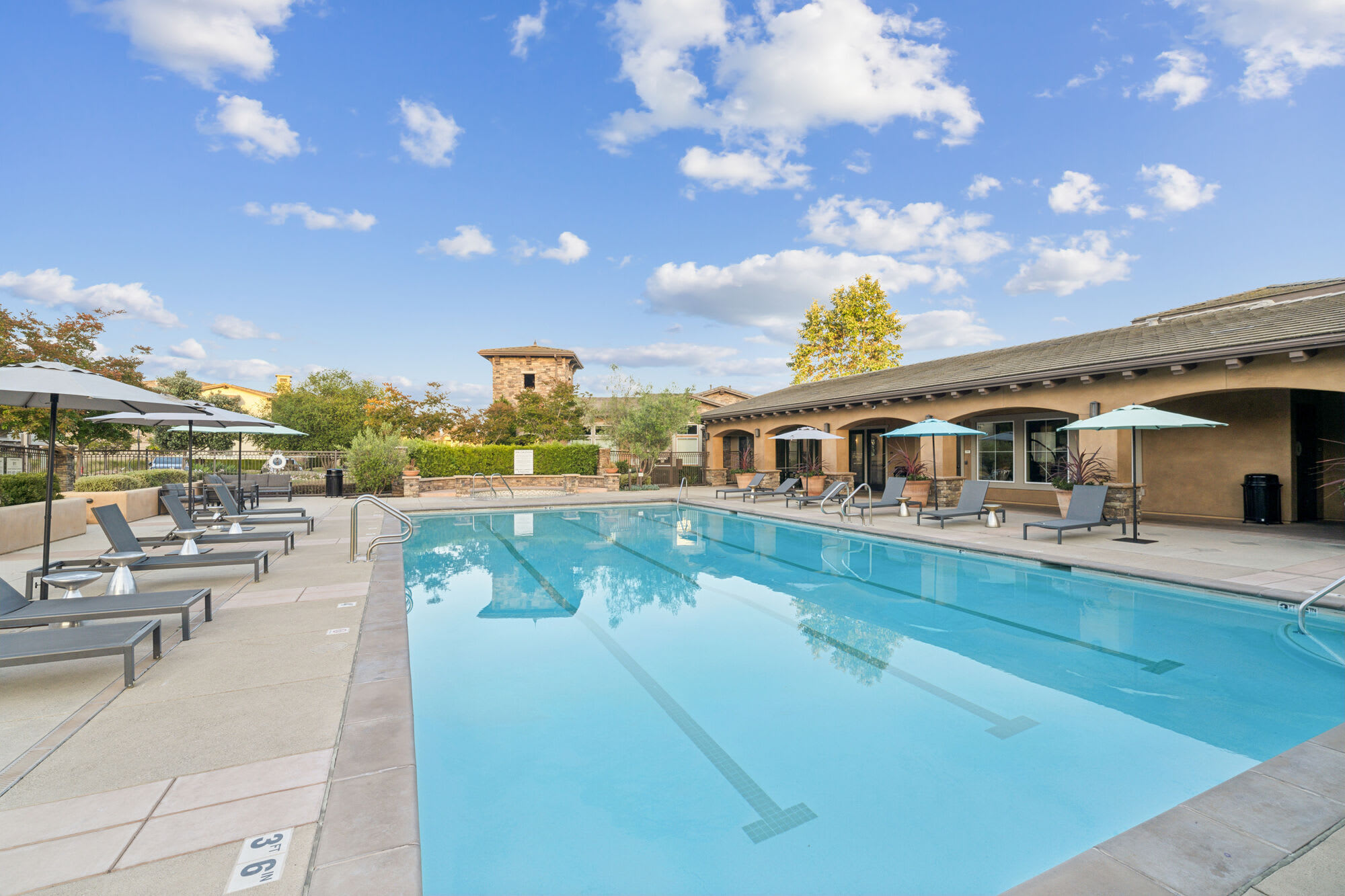 Hollister Village – photo 2