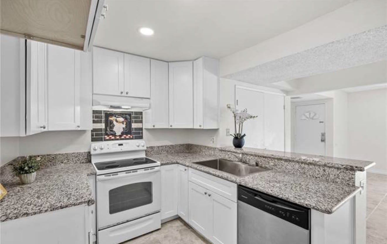 1440 W Edgehill Rd Apt 23 – photo 1
