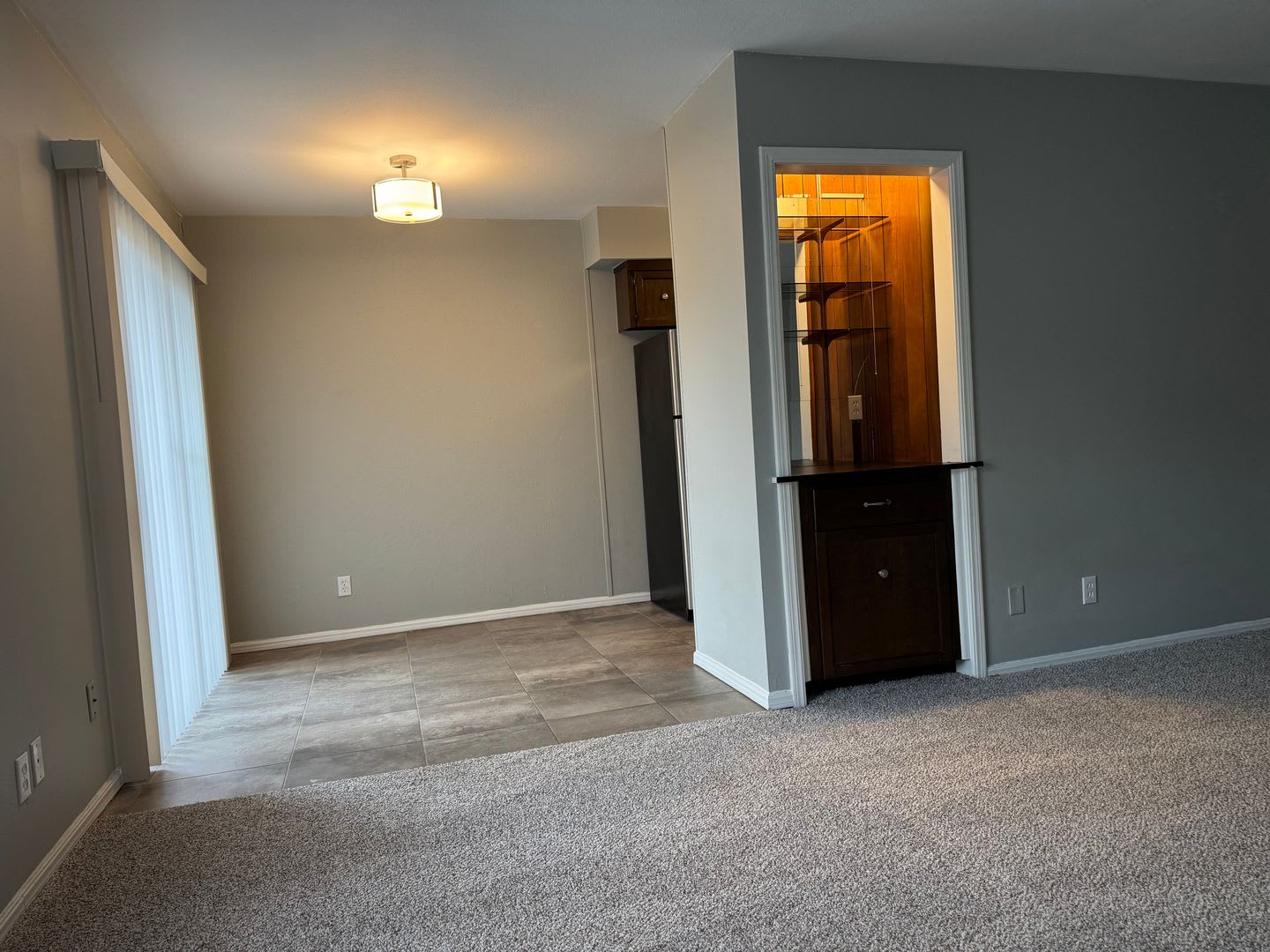 1 Bedroom 1 Bath Apartment Available – photo 1
