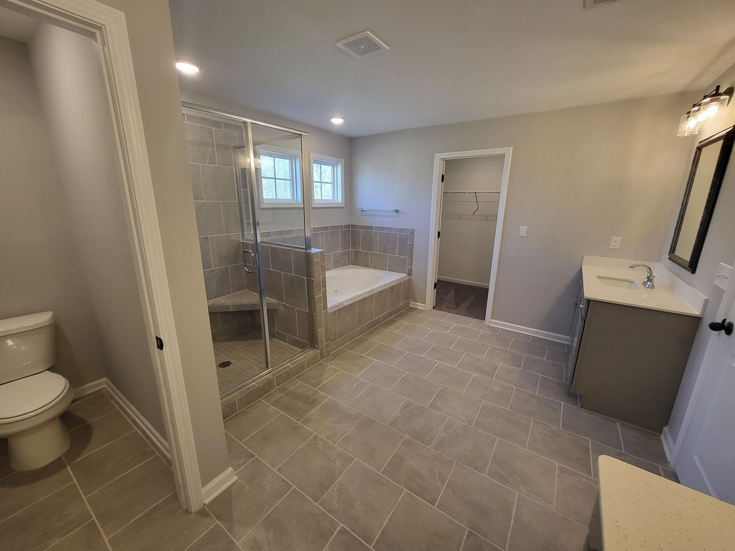 Inviting 5 Bedroom 3 Bath Beautiful Rental – photo 5