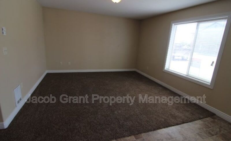 245 Opal Ct. – photo 4