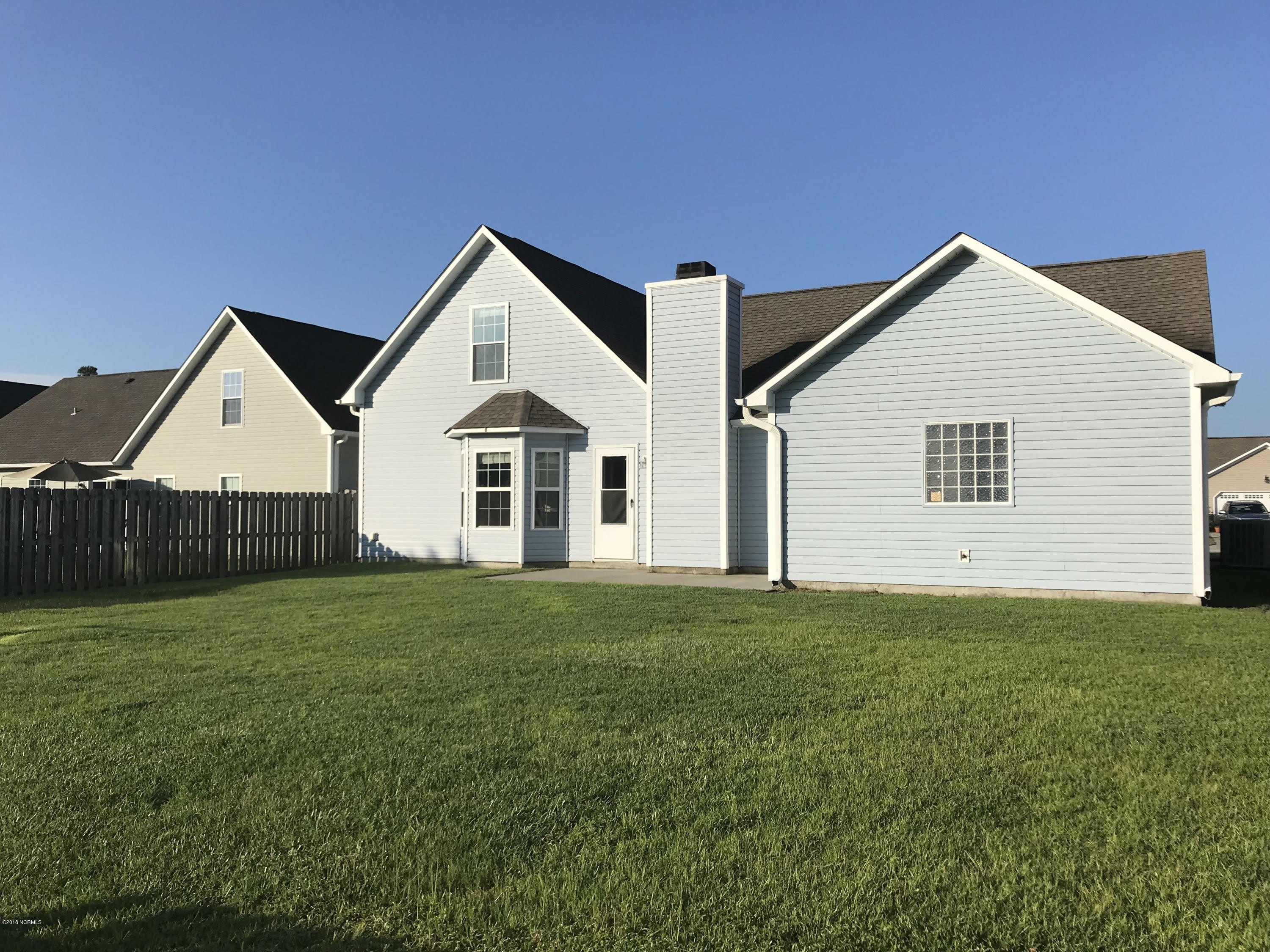 404 Amaryllis Lane – photo 3