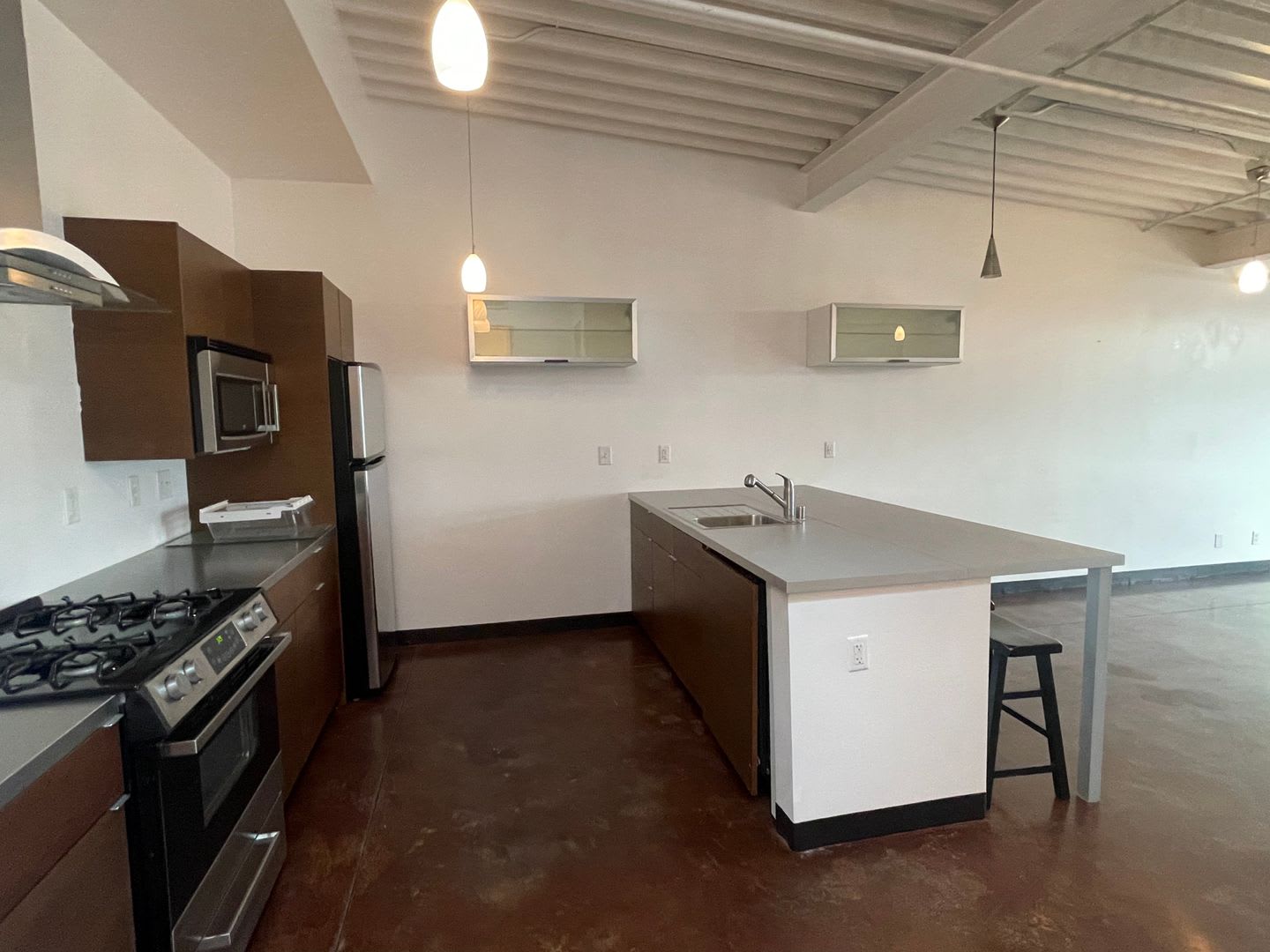 Trendy Loft Living Near The Arts District! – photo 4