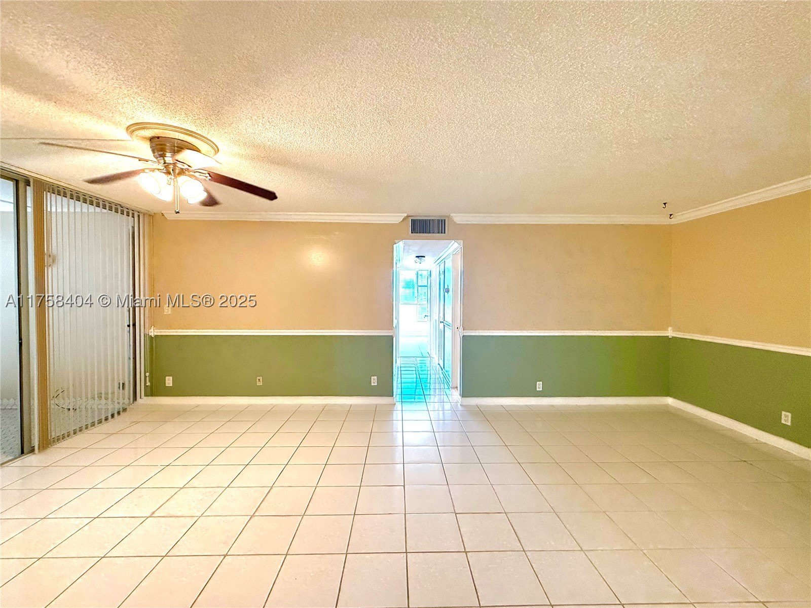 920 Ne 199Th St – photo 2