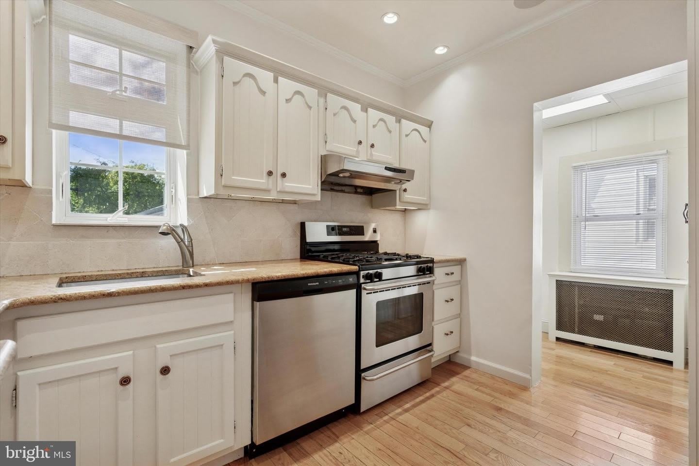 122 CONWAY AVE – photo 4