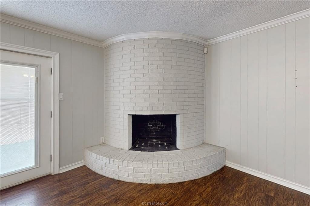 1407 Skrivanek Court – photo 5