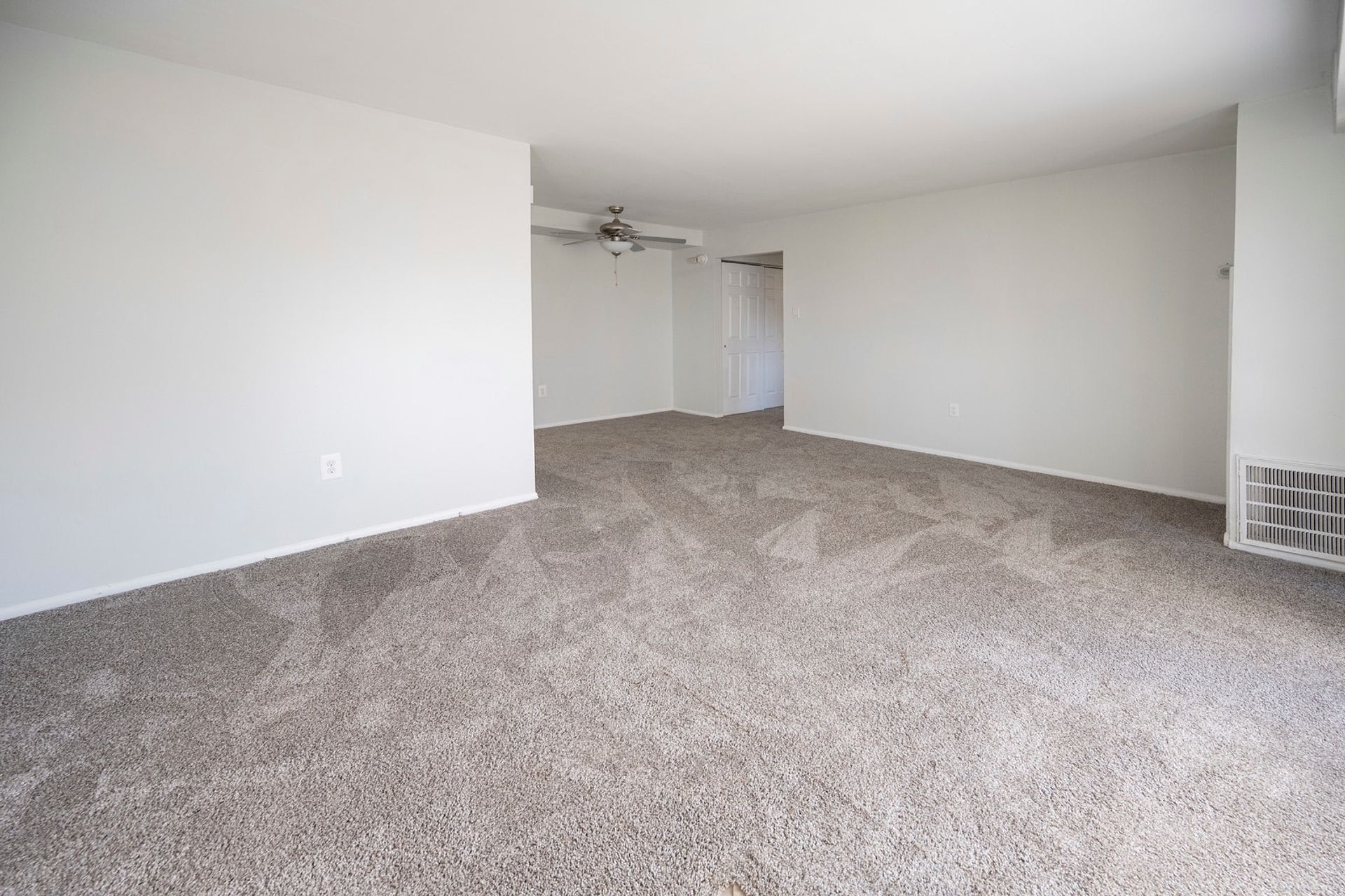 Tomlinson Court Apartments – photo 5