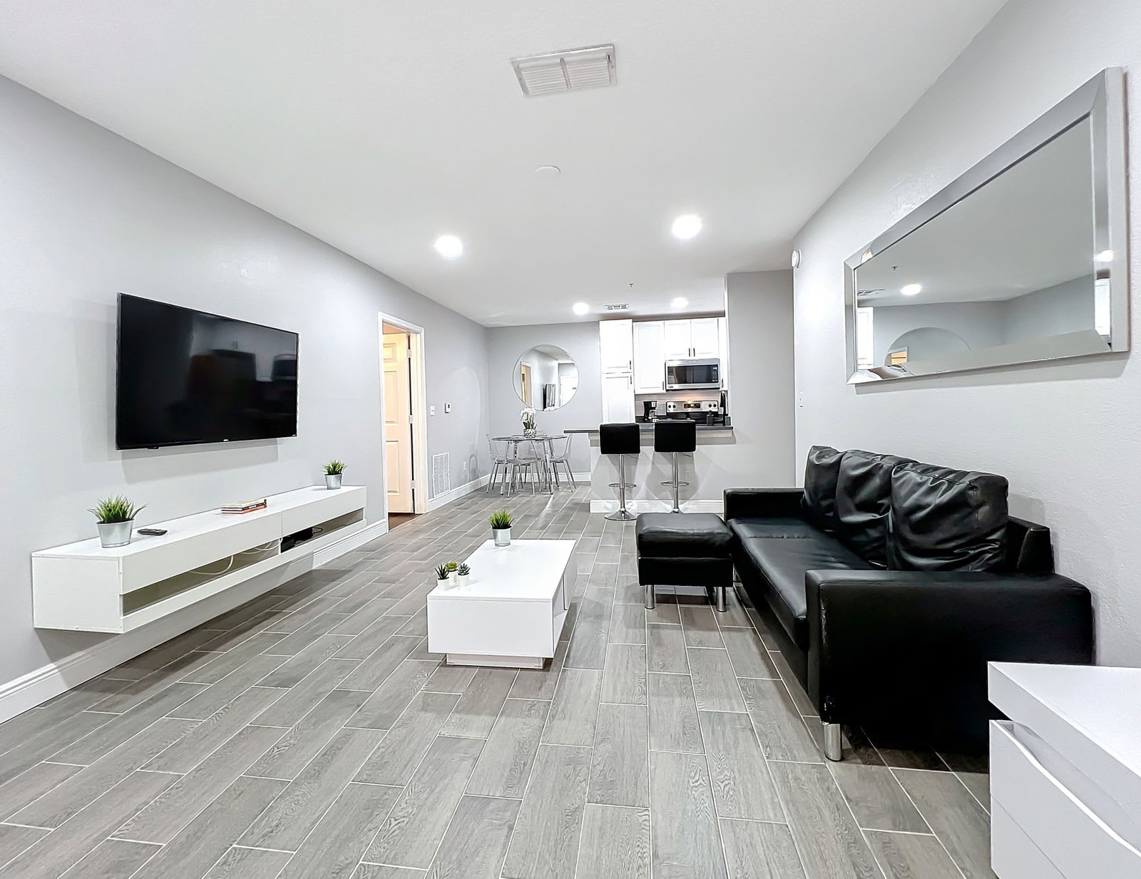4352 South Kirkman Road – photo 1