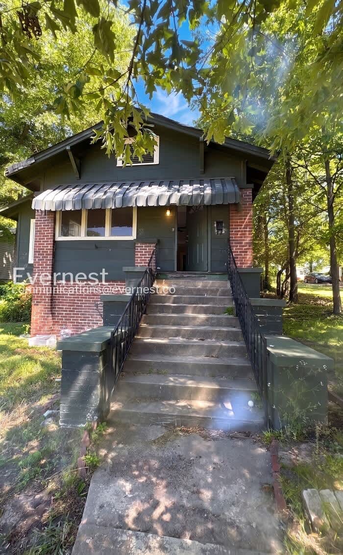 1838 31st St – photo 1