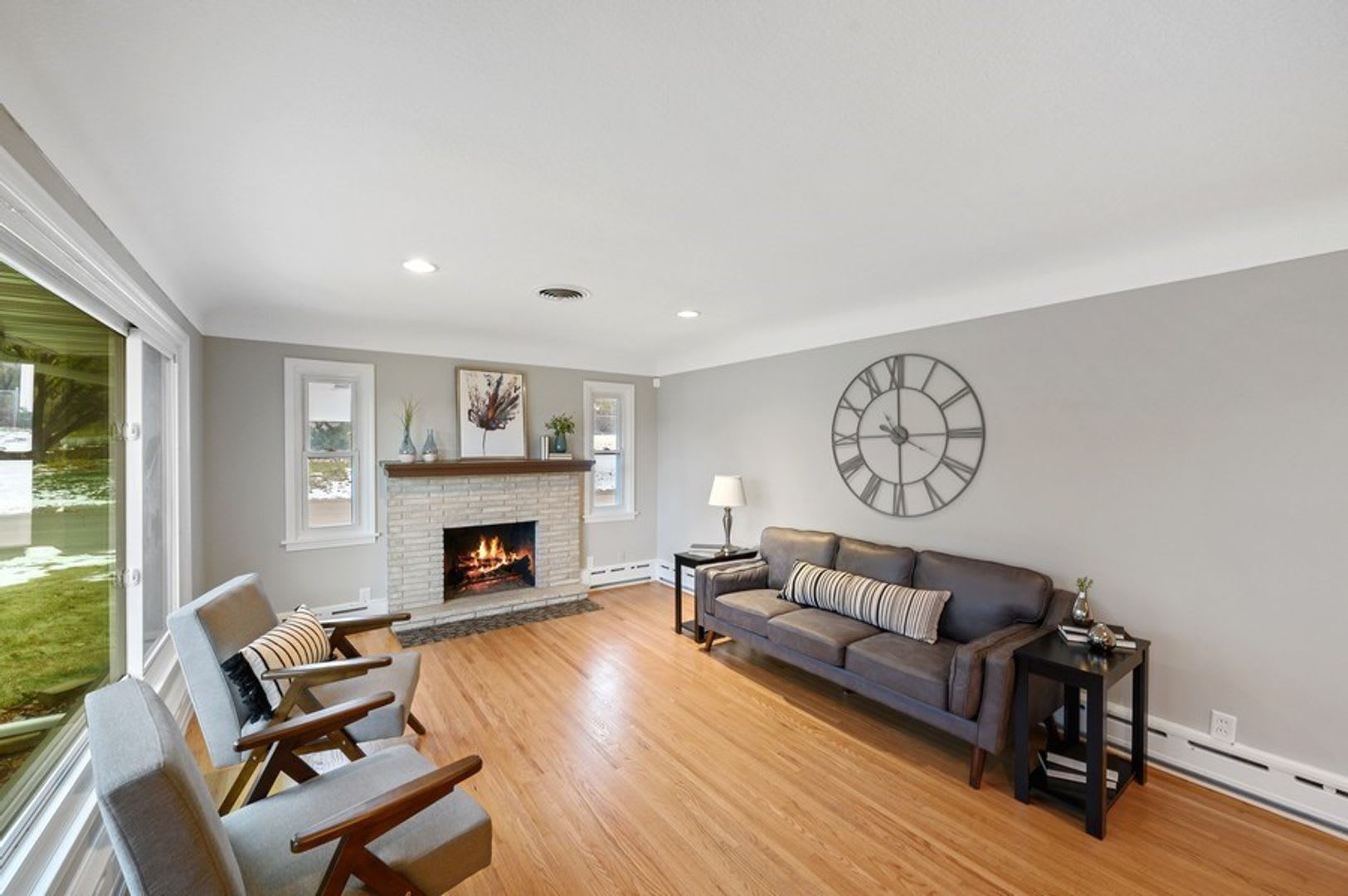 Remodeled 4bd 2ba fully finished rambler style home in New Brighton – photo 5