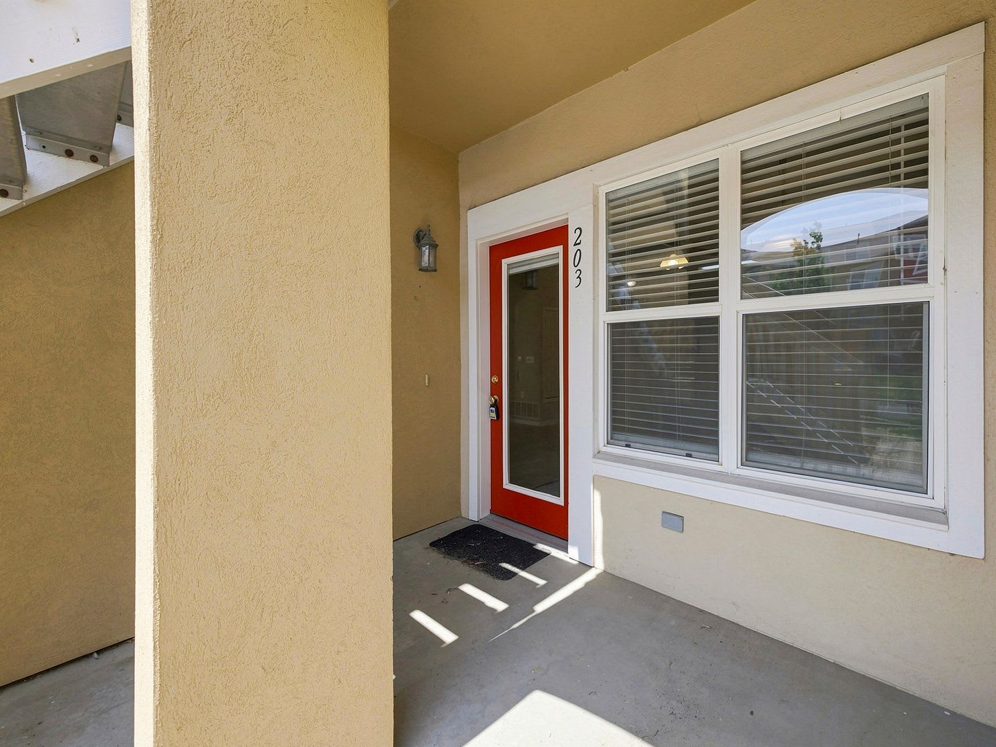 Bright & Inviting 1st Floor Condo for Rent! – photo 2