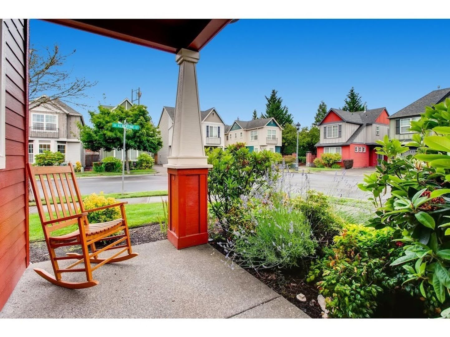 Beautiful 3 Bd 2 5 Ba Single Family Home Located In Hillsboro S Arbor Roses Community Spectacular Location – photo 3