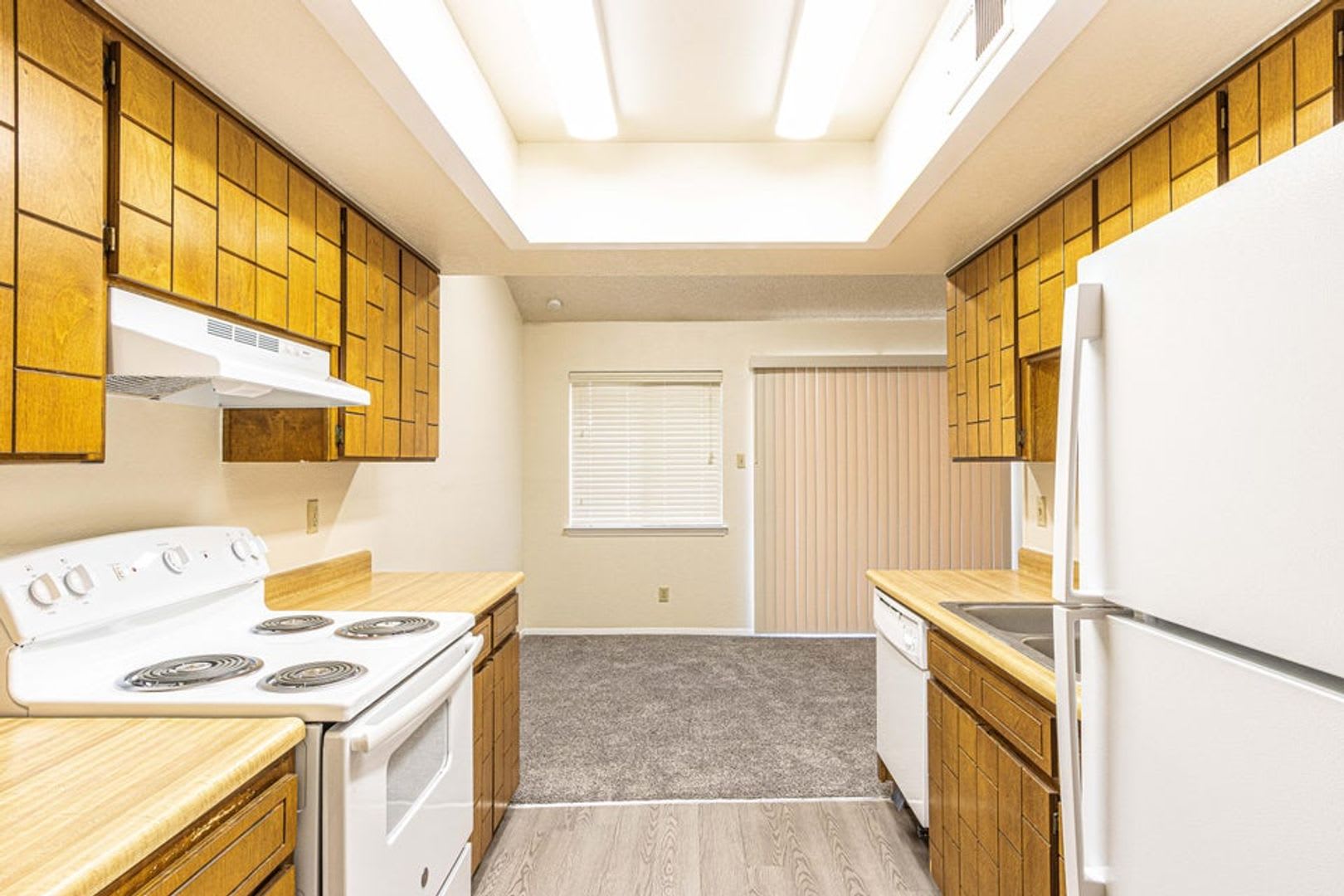 Cozy Townhome off Lee Trevino! – photo 3