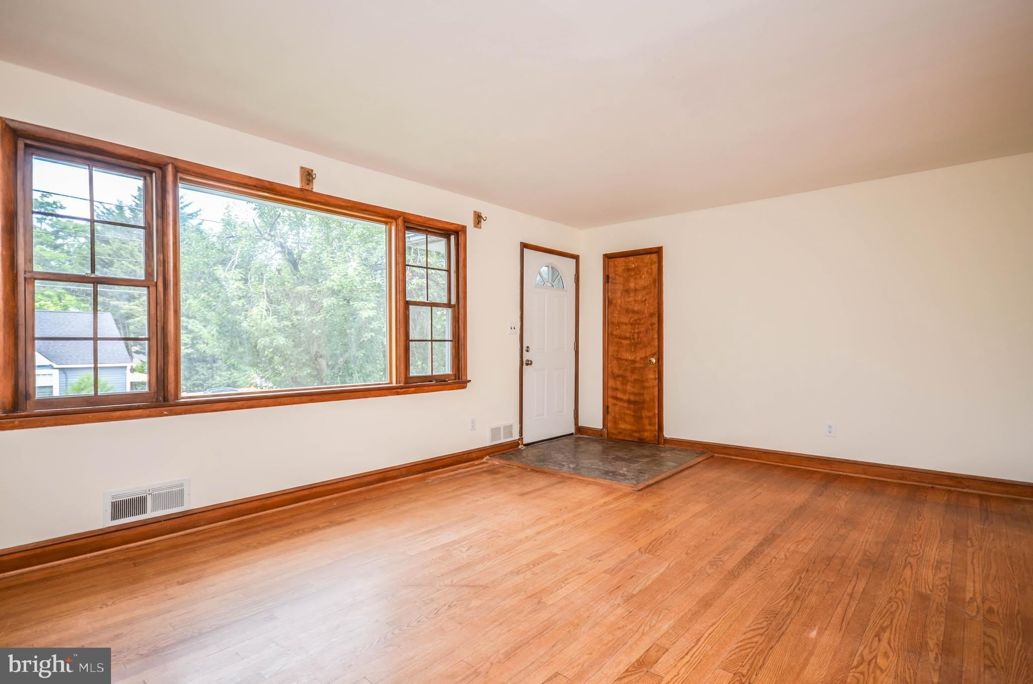 2034 GLEN ROSS Road – photo 3