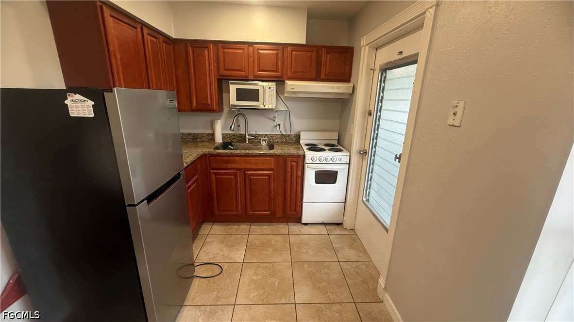 1103 Wesley Street W – photo 4