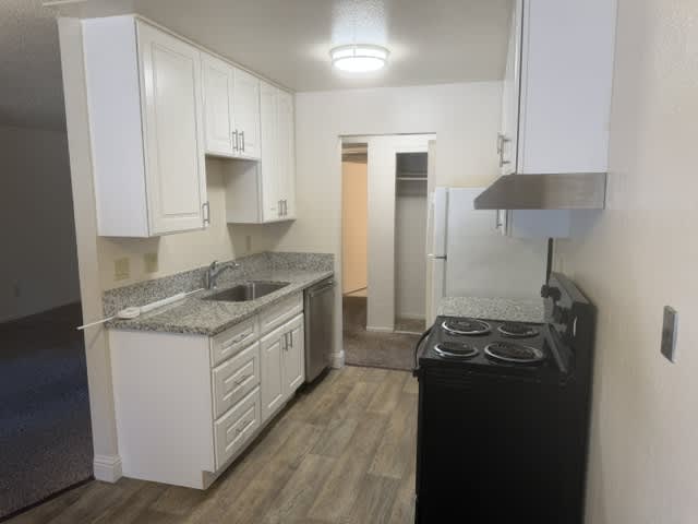 4332 Pacific Ave #37 – photo 5
