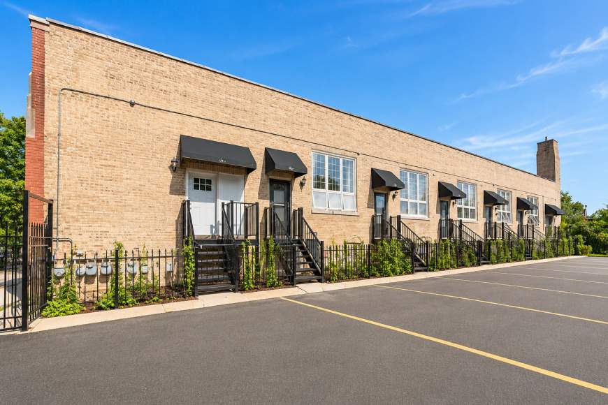 2415 W 24Th – photo 1