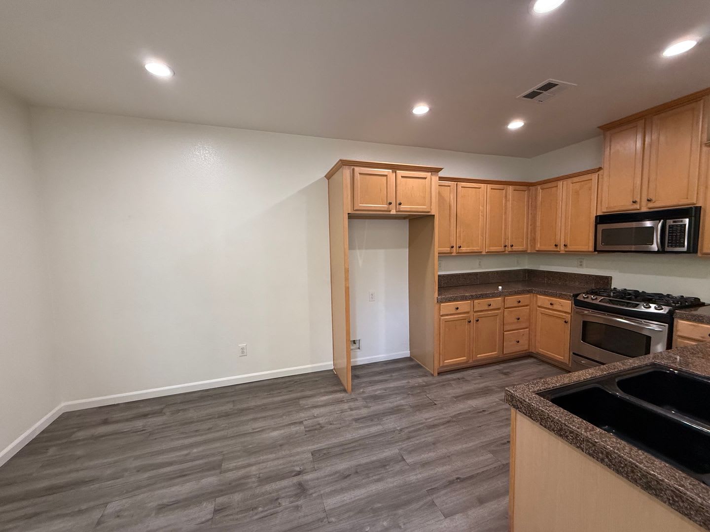 2279 Coffeeberry Rd – photo 3