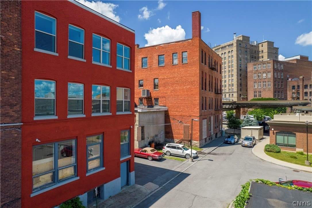 221 Elizabeth Street – photo 4