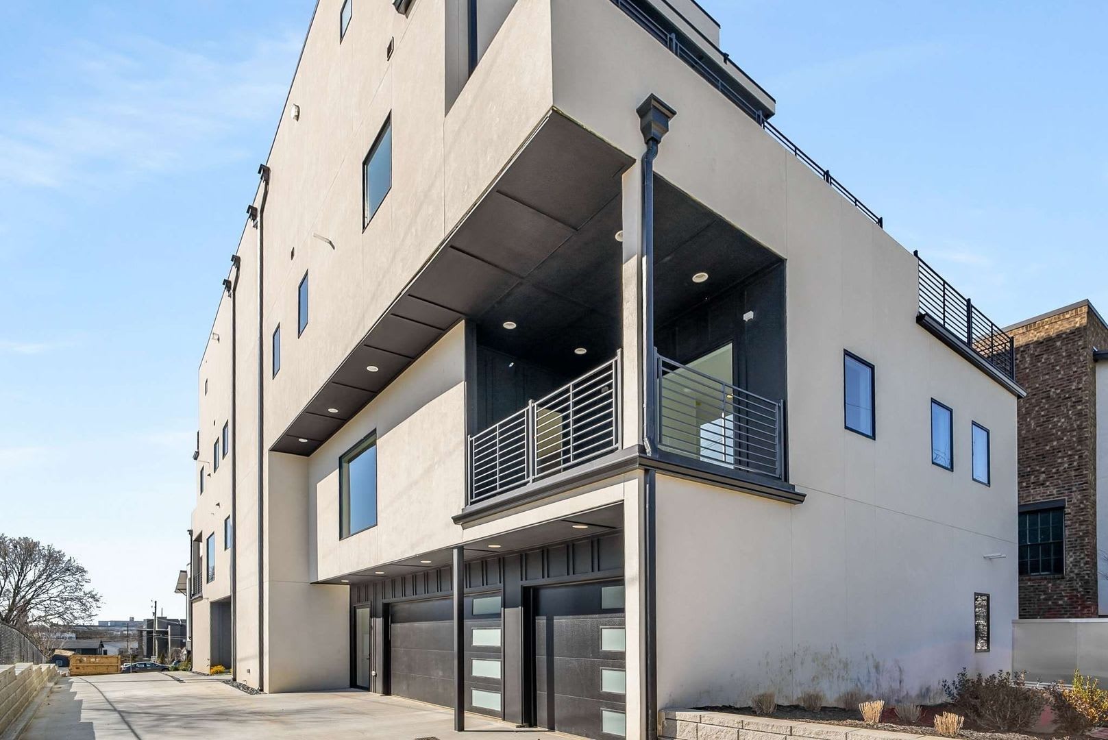 ONE-OF-A-KIND 4BR/3.1BA FOUR-STORY LUXURY RESIDENCE WITH DOWNTOWN & MIDTOWN VIEWS! – photo 3