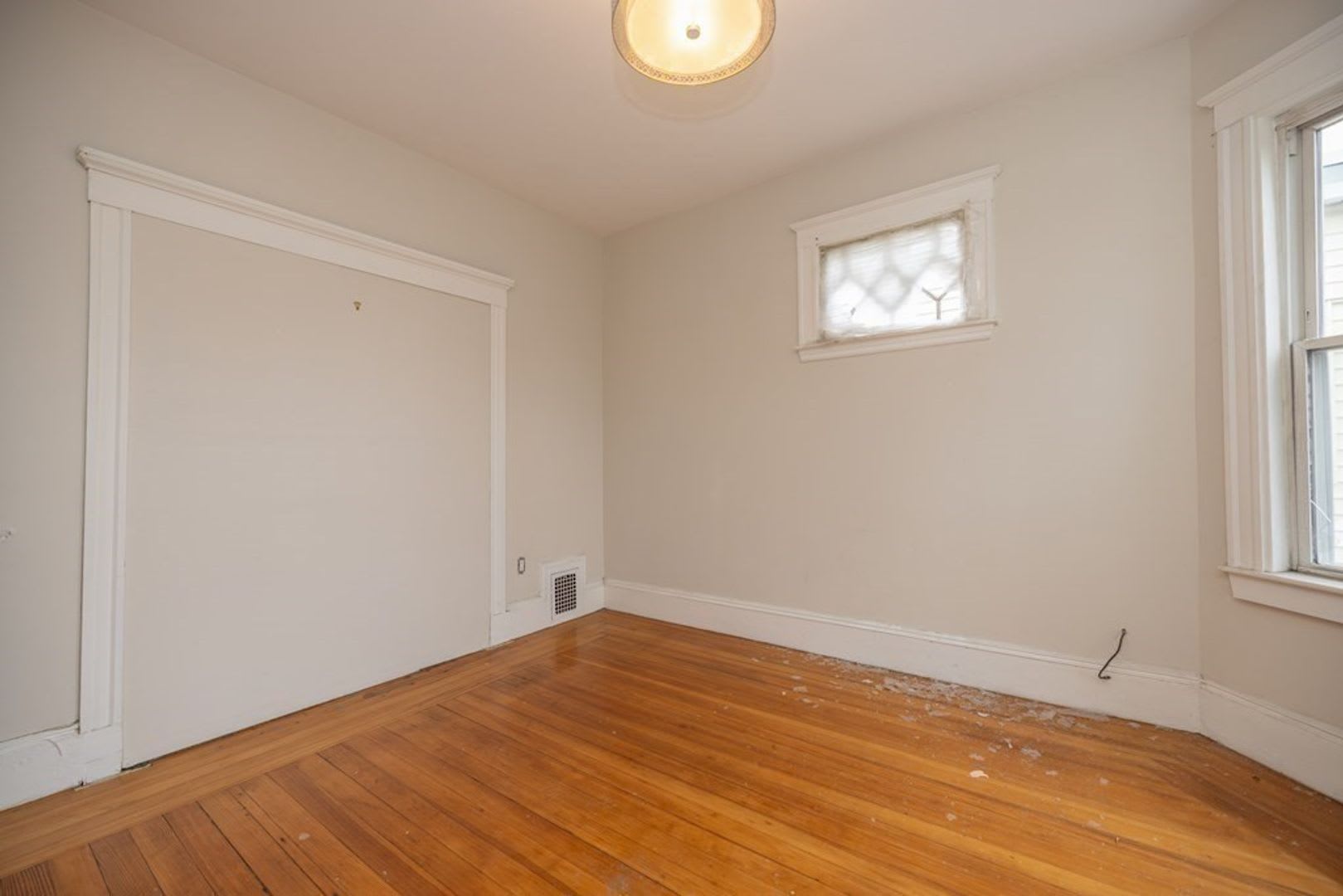 Great 4 Bed Available 9/1/26 – photo 4
