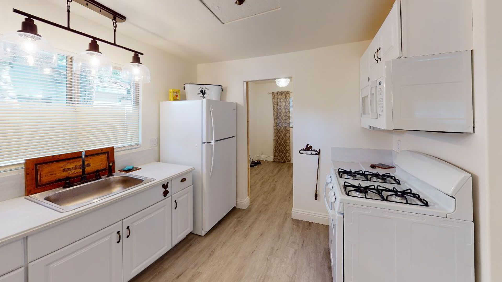 Coming Soon Turn Key 1 Bedroom 1 Bath Cabin For Lease In Crestline California – photo 4