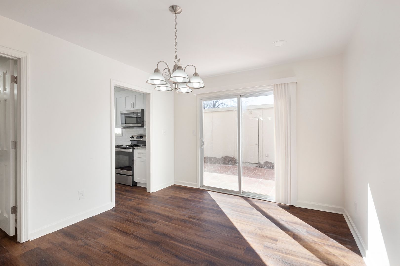 2 Bed 2 5 Bath In Atlanta Security Deposit Is Negotiable – photo 4
