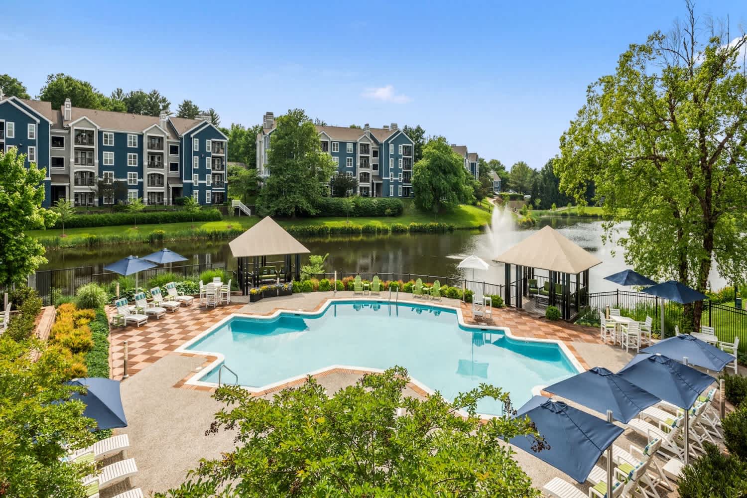 Lakeside Apartments – photo 1