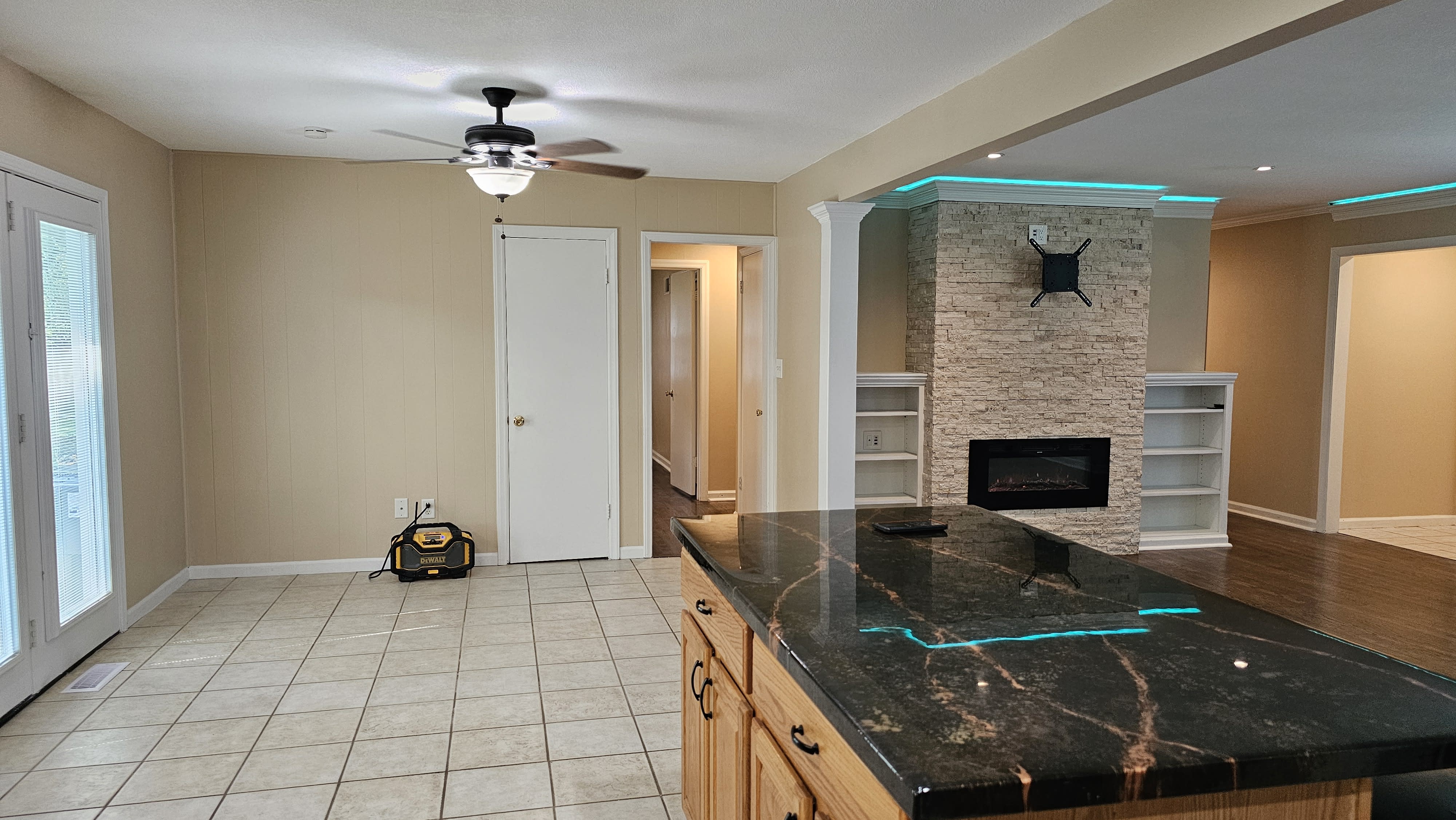 5830 Perry Lane – photo 5
