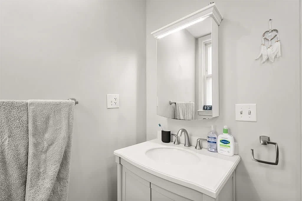 28 Wordsworth St # 2 – photo 4
