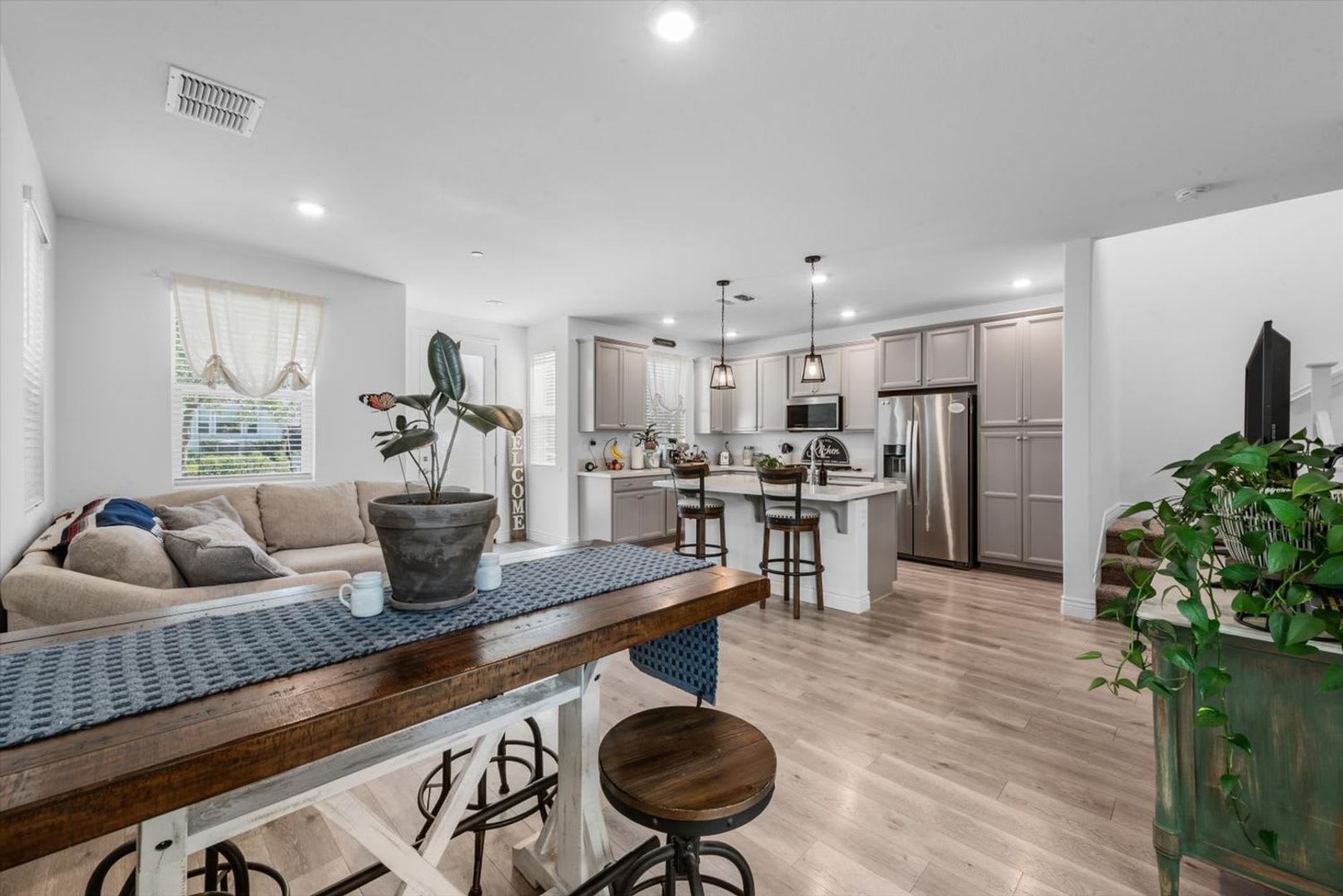 3 Bedroom 2.5 bath in Natomas! Windrow at The Cove! – photo 4