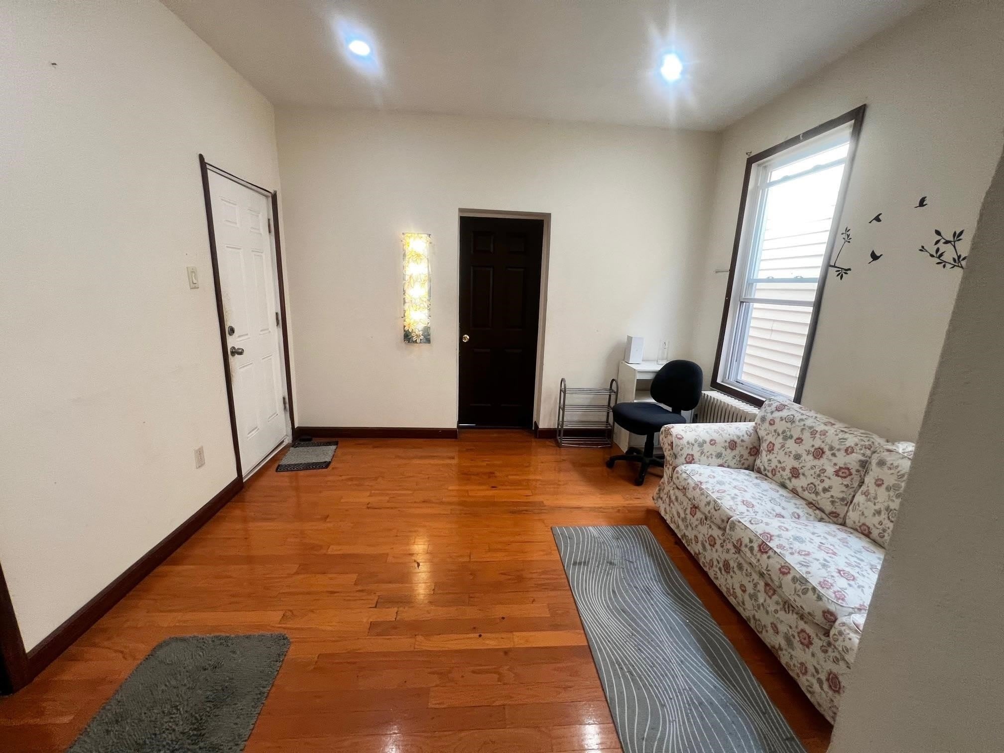 213 Beacon Ave – photo 5