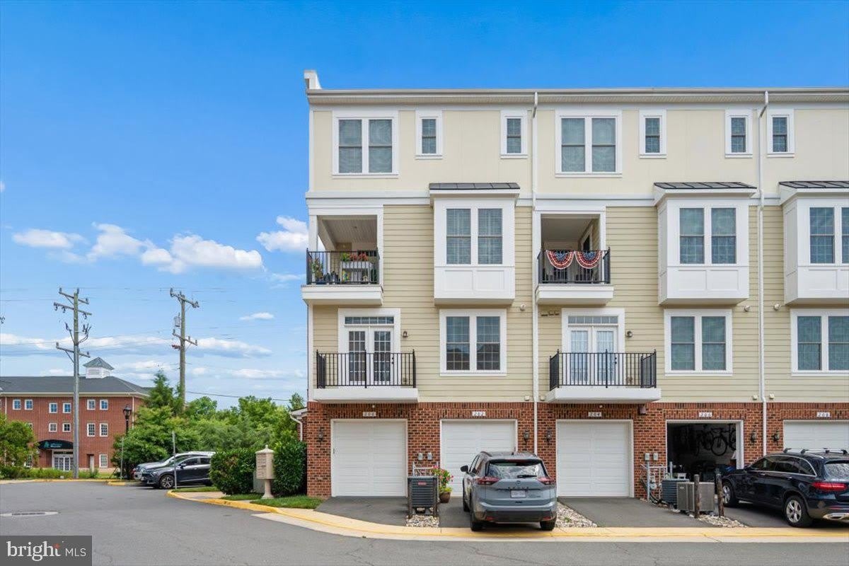 200 Murdoch Square Se – photo 2