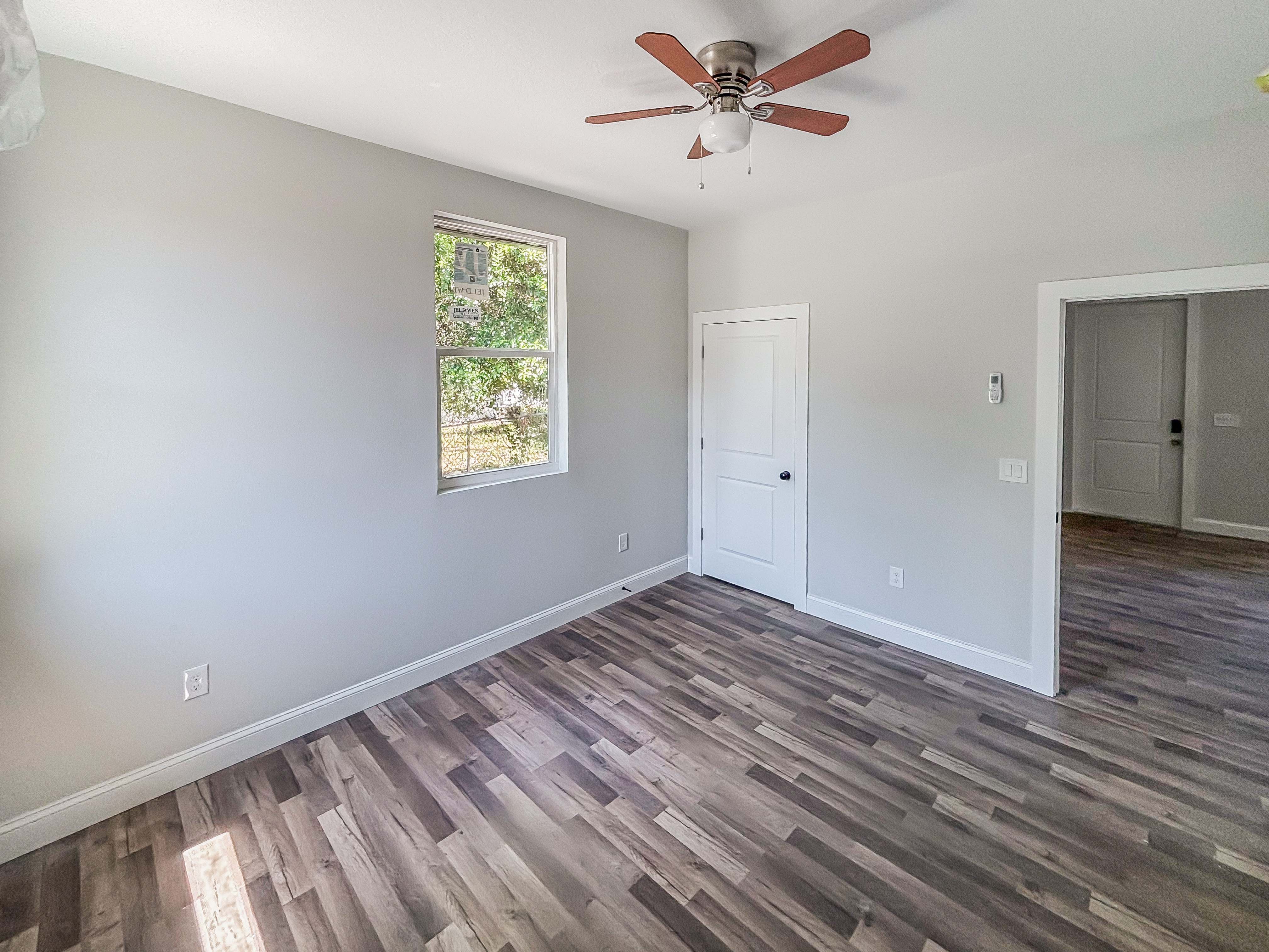 4233 E Curtis St – photo 5