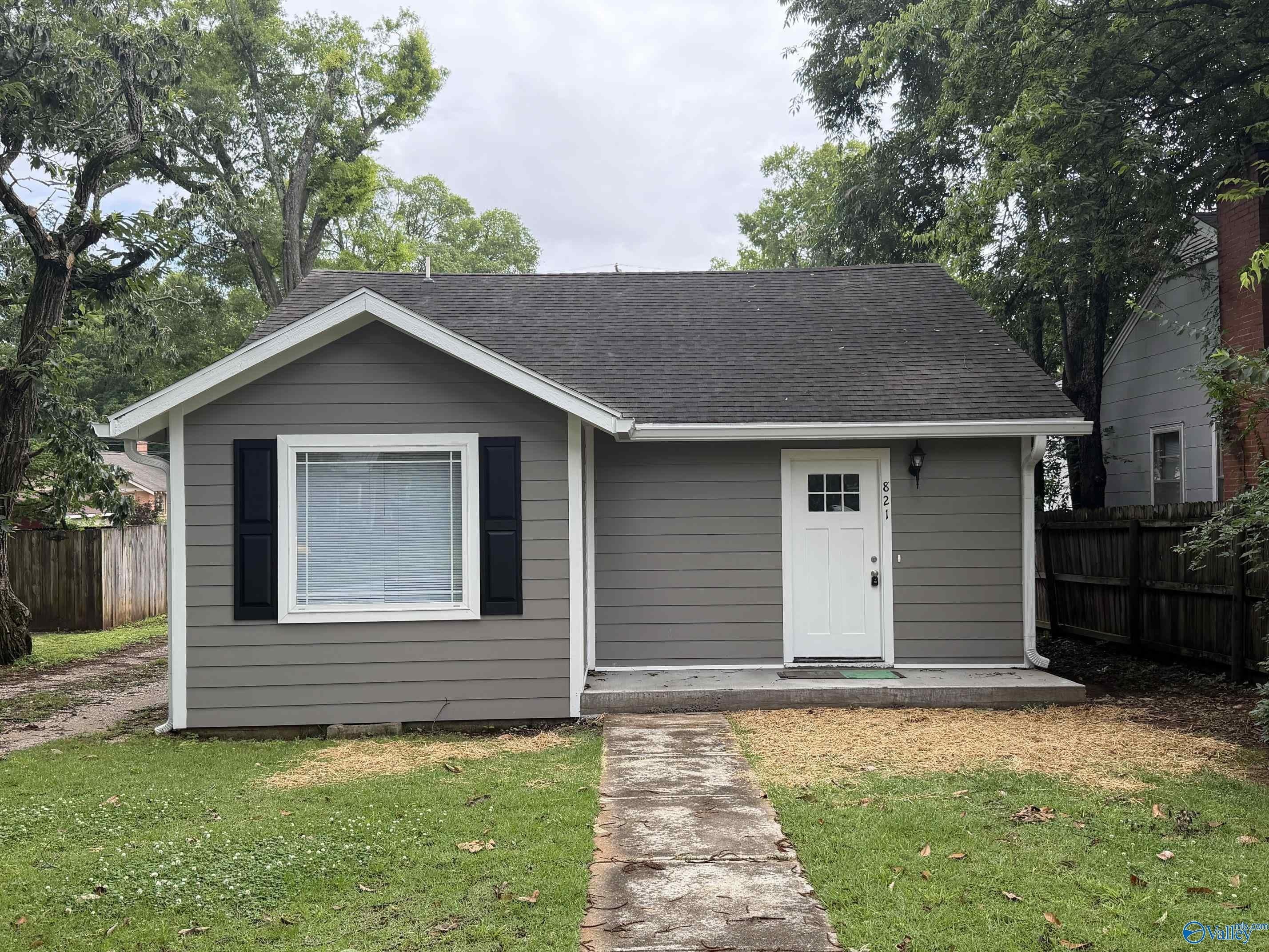 821 E Moulton Street – photo 1