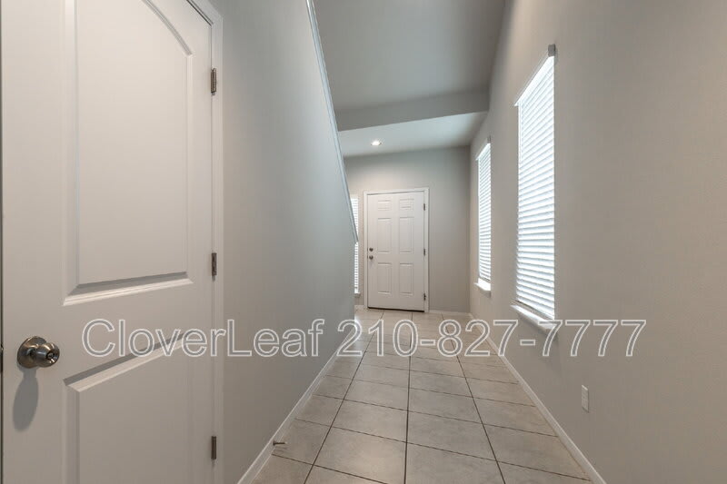 335 Tempest Trl – photo 5