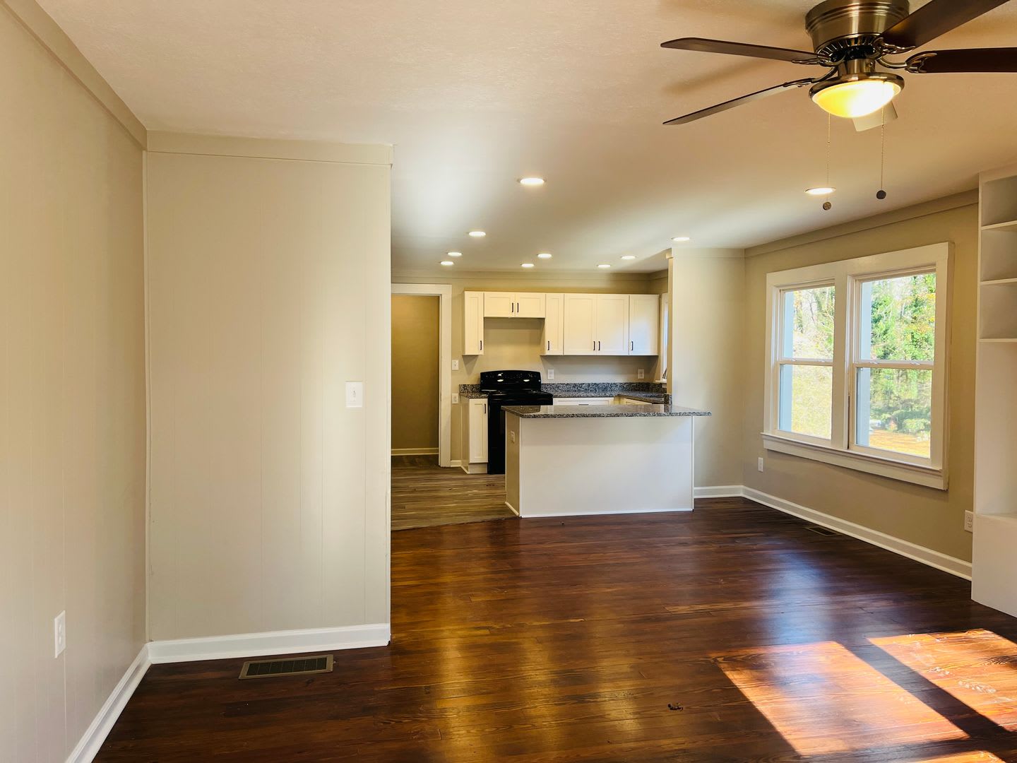 Wow! Renovated 3 bedroom home in Fairburn! Must See! – photo 3