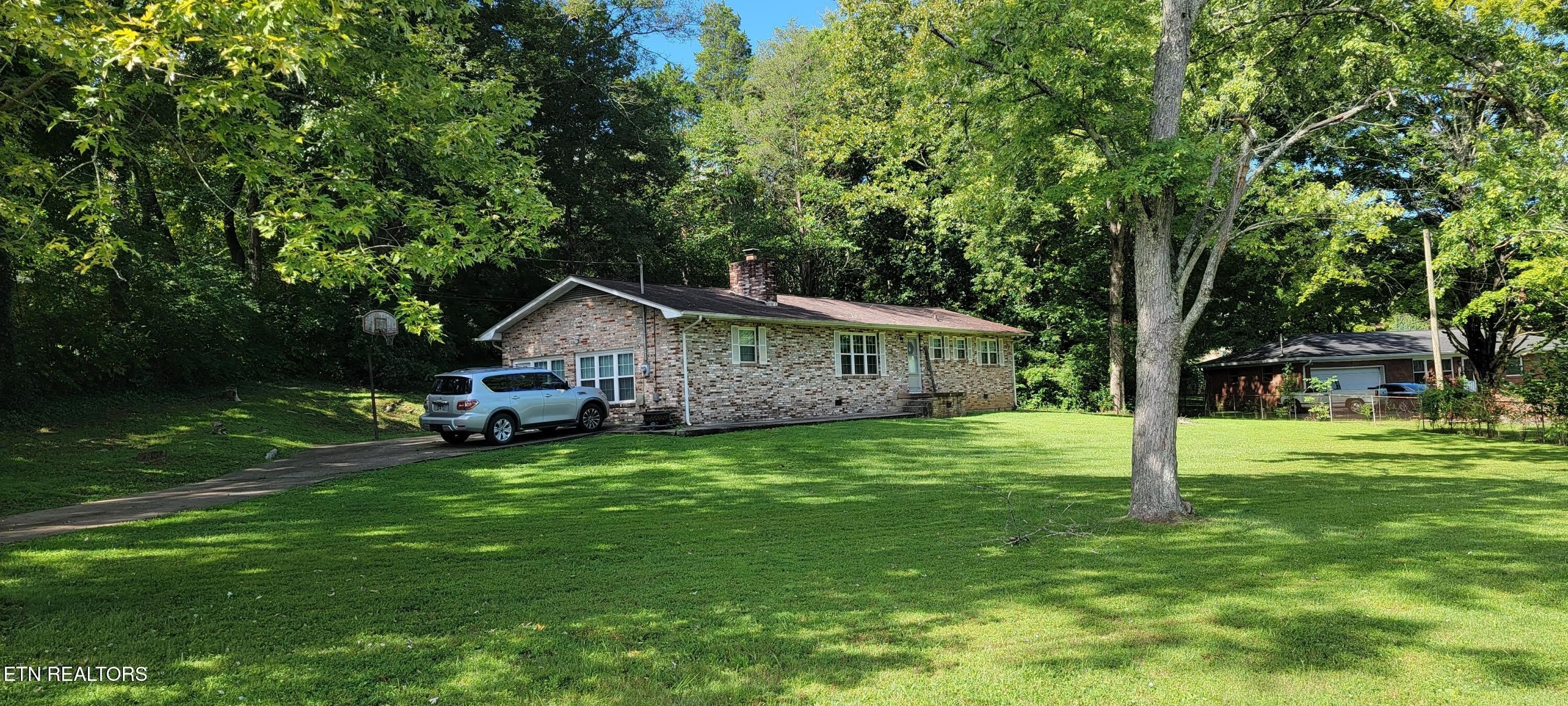 7101 Rollins Rd – photo 2