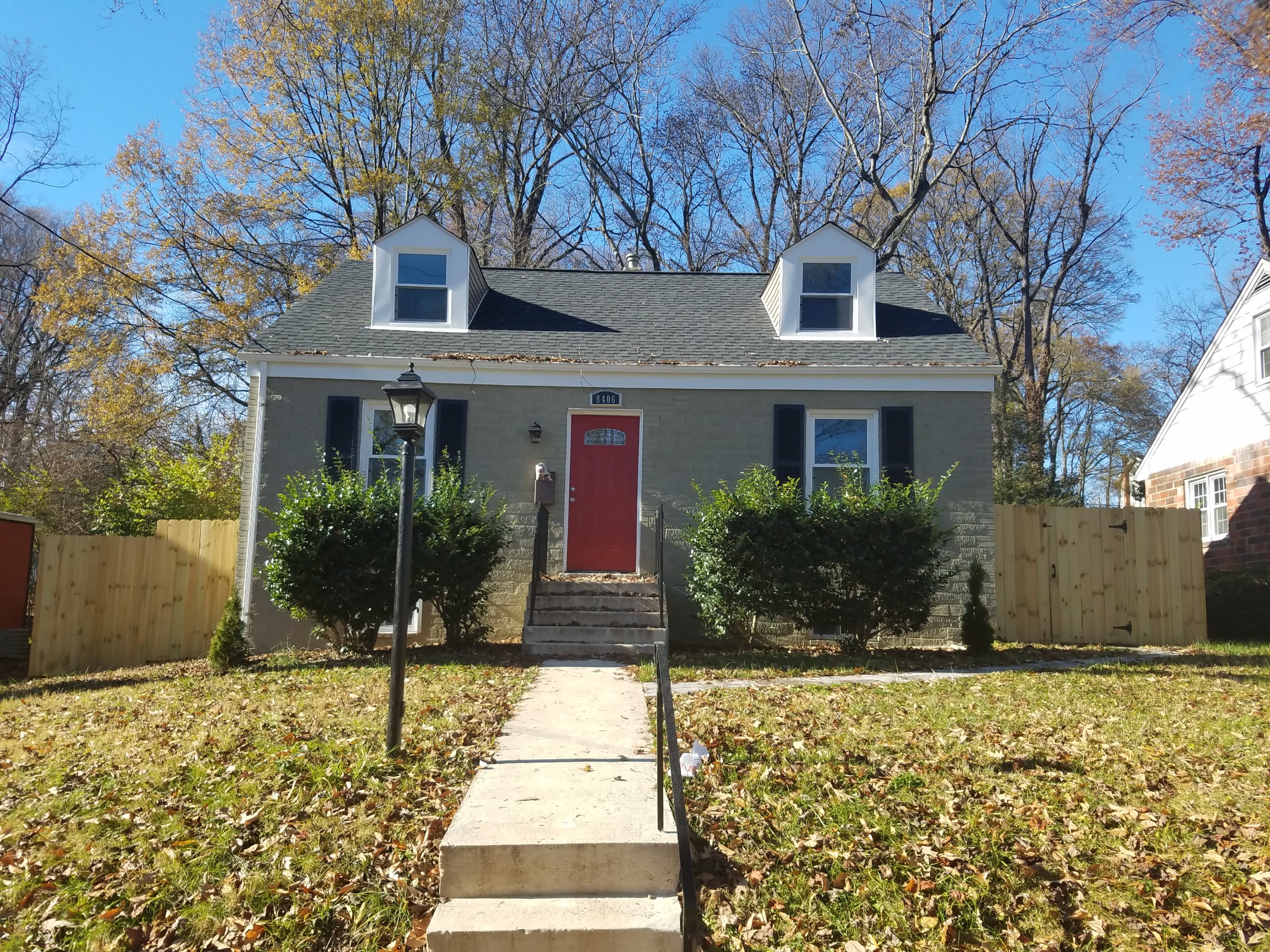 8406 49Th Avenue – photo 1