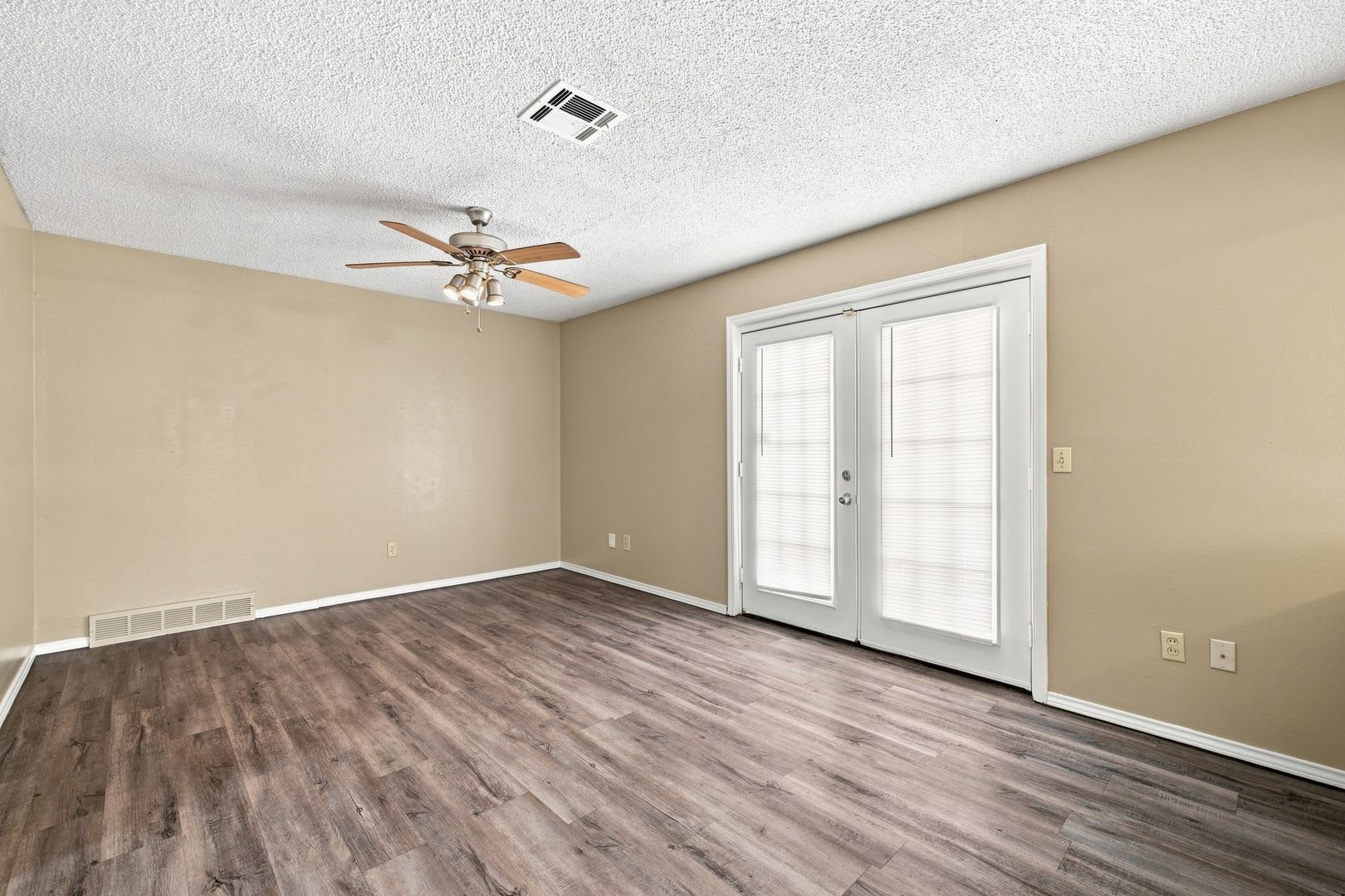 3 Bedroom 2 Bathroom – photo 5