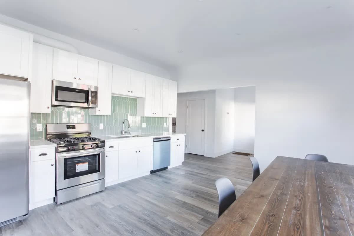 2041 S Pacific Ave – photo 4