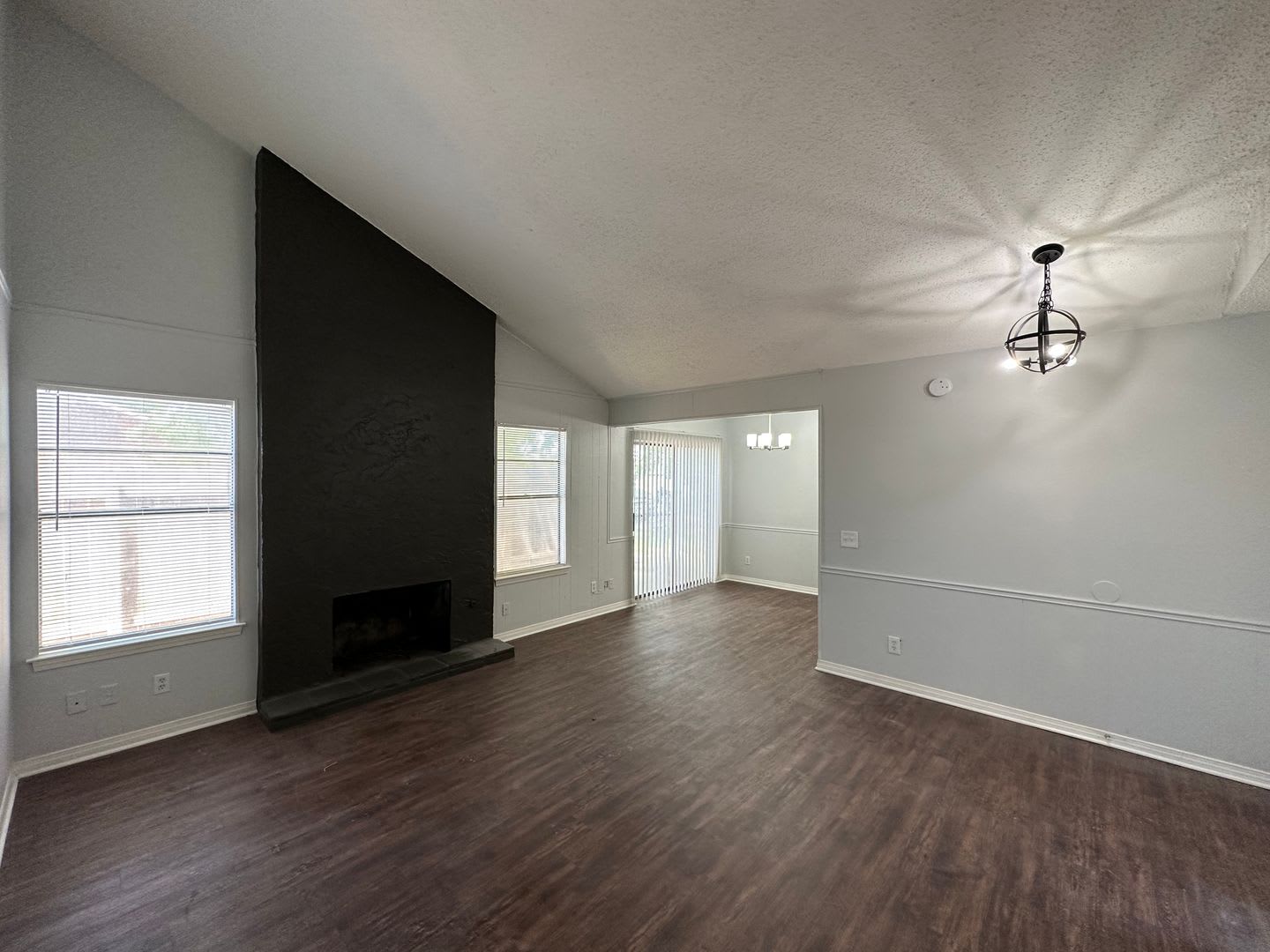 2/2 Duplex near LBJ High – photo 1