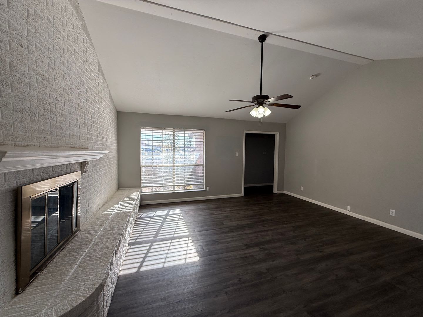 Completely Remodeled 3 bedroom 2 bath, 2 Car Garage AVAILABLE NOW! – photo 1