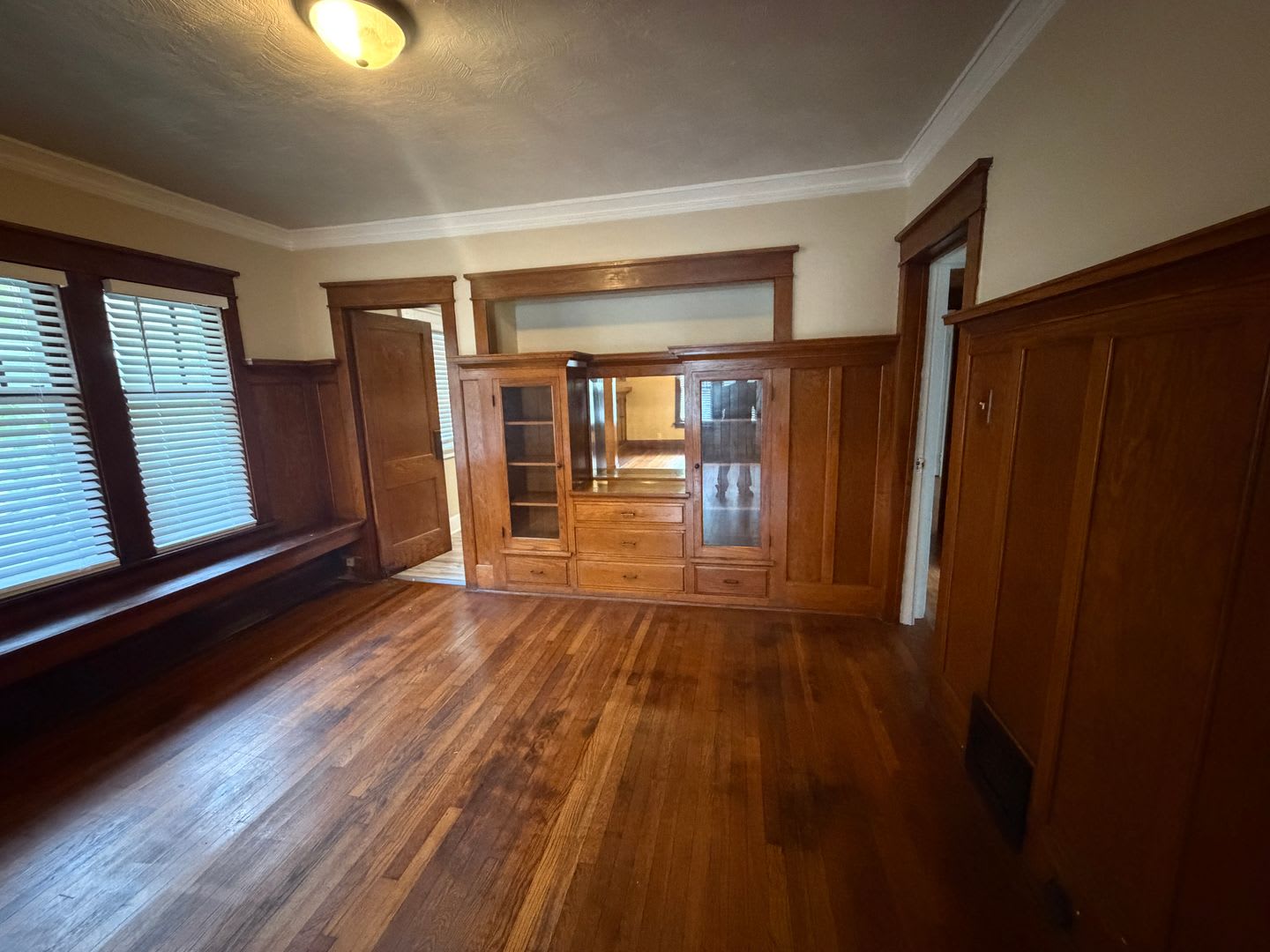 Charming Single Family Home in Sherman Park – photo 2