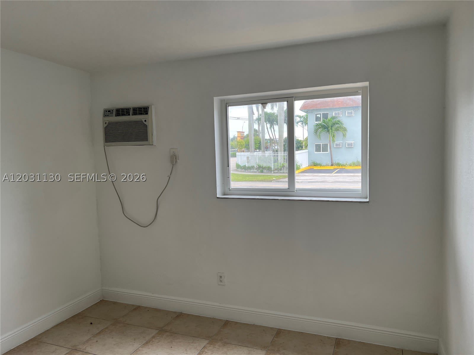 880 NE 18th Ave – photo 5