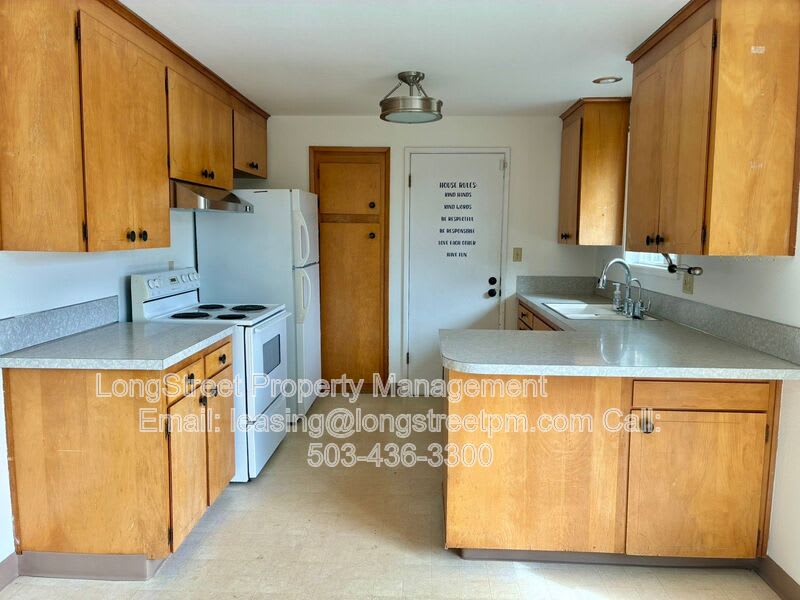 310 NE Cambridge Cir – photo 3