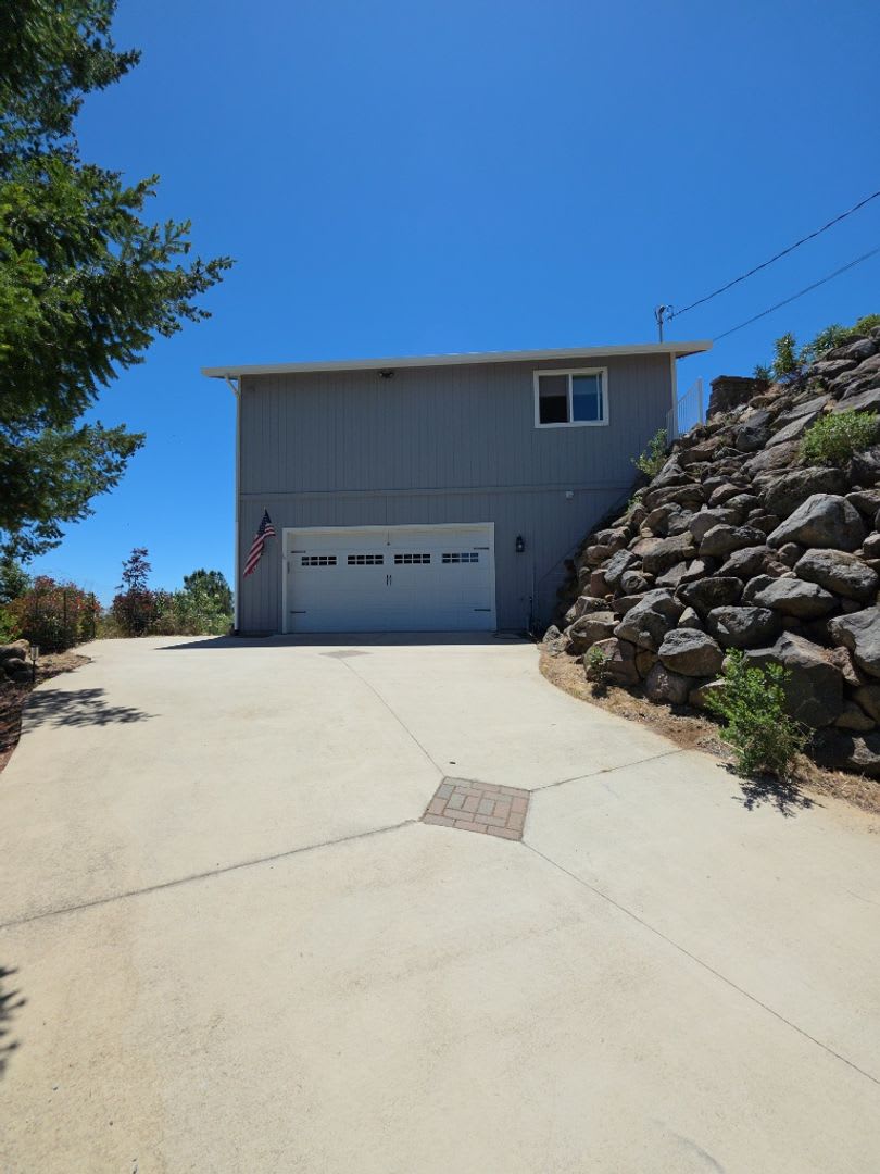 Stunning Lake Views in Riviera West – photo 2