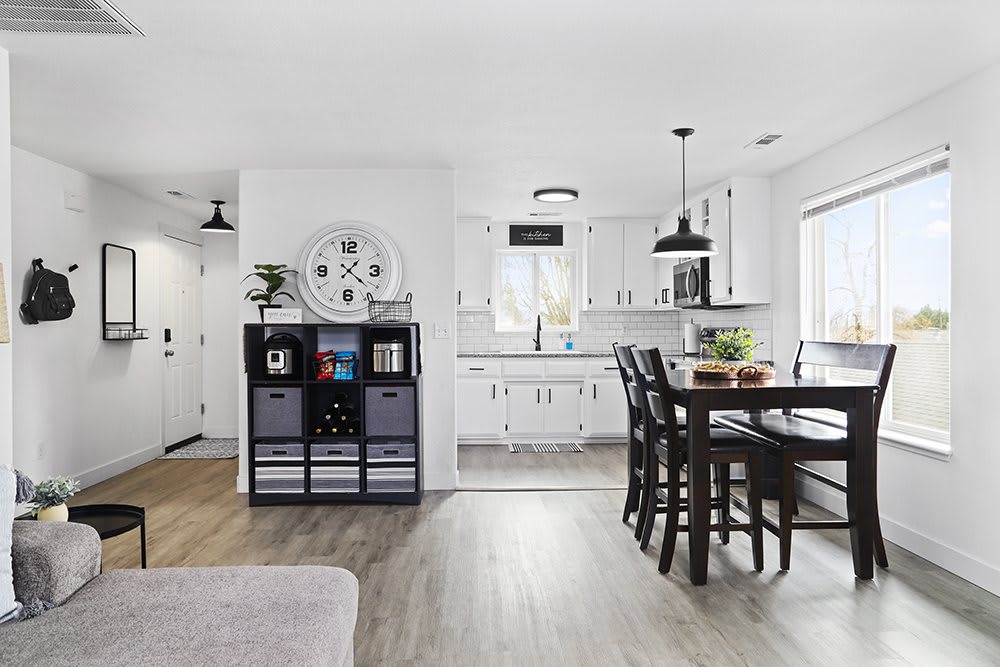 221 Northeast Steiger Street – photo 4